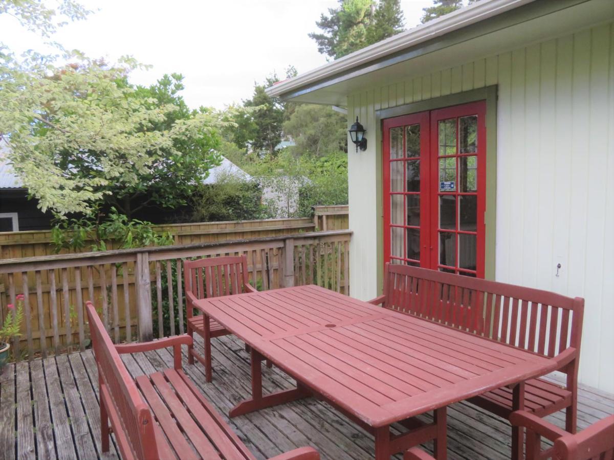 Twin Totara Cottage Upper Hutt Eksteriør bilde