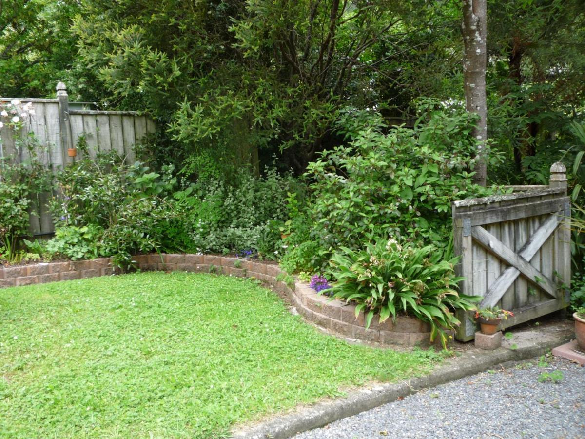 Twin Totara Cottage Upper Hutt Eksteriør bilde