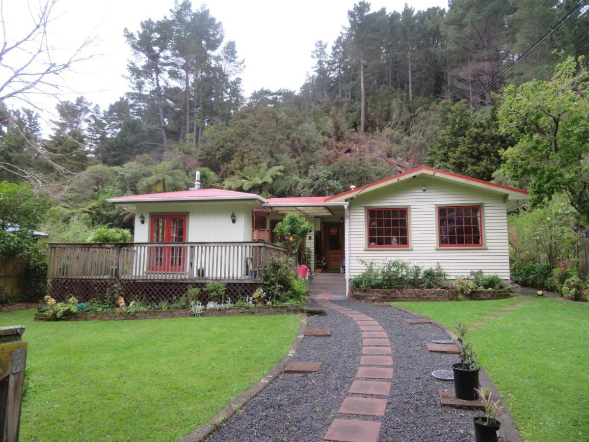 Twin Totara Cottage Upper Hutt Eksteriør bilde