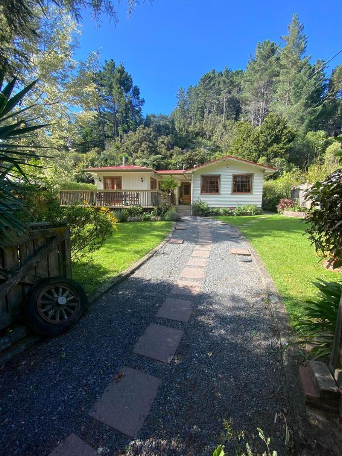 Twin Totara Cottage Upper Hutt Eksteriør bilde