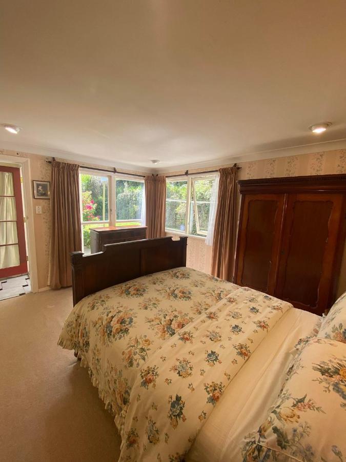 Twin Totara Cottage Upper Hutt Eksteriør bilde